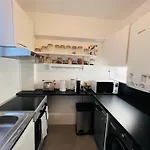 Entire Apartment With Terrace Near Montmartre